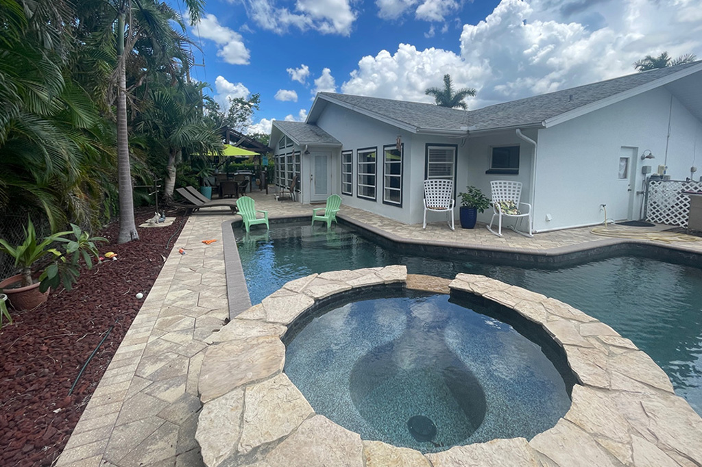 Best Pool Cleaning and Maintenance Services in Ft Myers