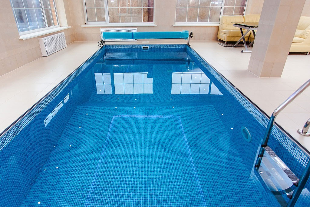 5 Essential Tips for Maintaining a Sparkling Pool in Lee County