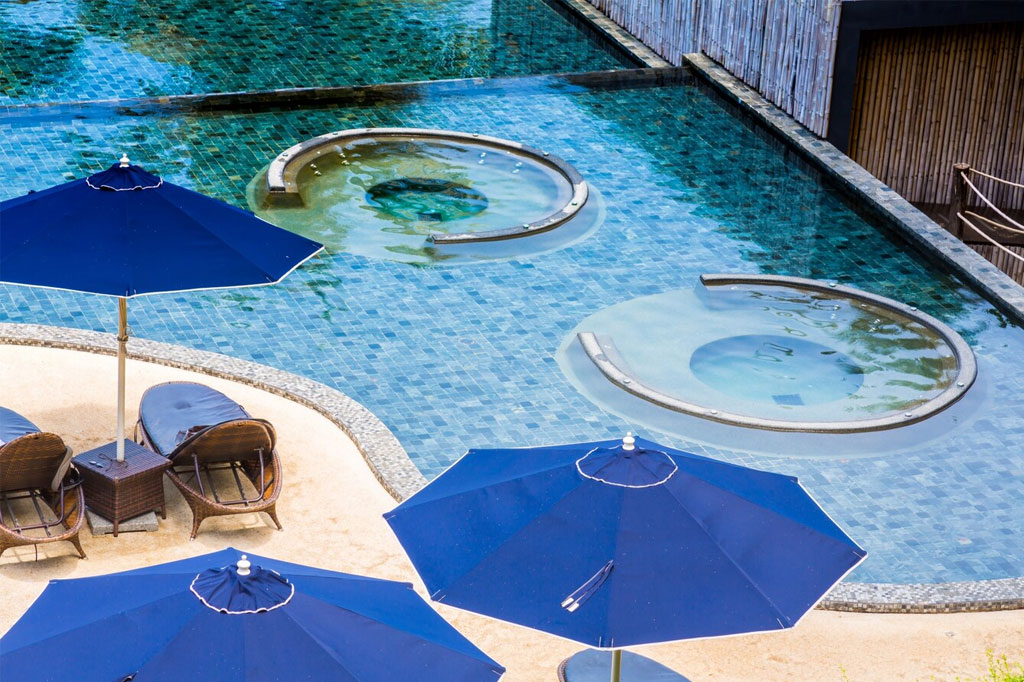 Professional Pool Cleaning and Maintenance Services in Fort Myers FL